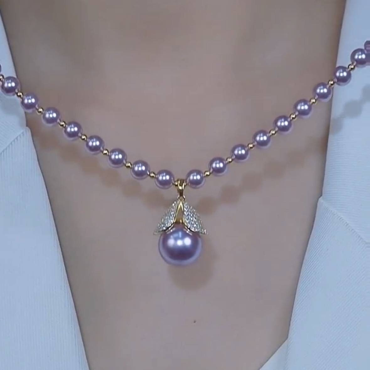 🦪Pearl and mermaid tail necklace and earring set