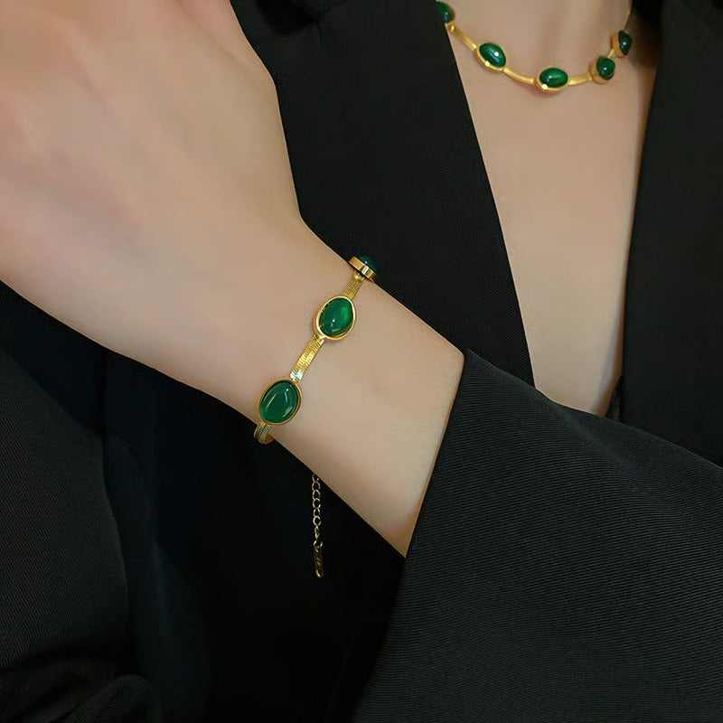 Emerald Set (necklace, earrings ,bracelet) with Box