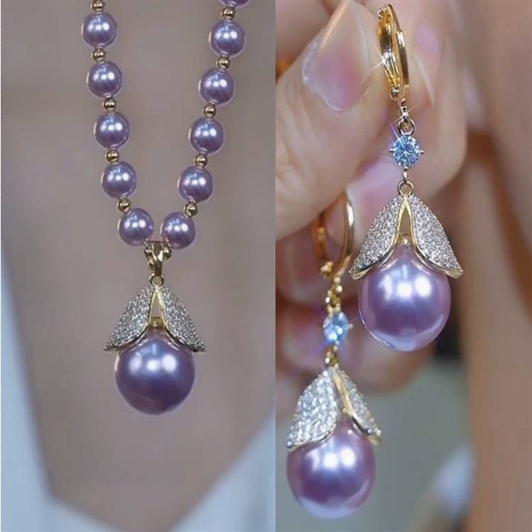 🦪Pearl and mermaid tail necklace and earring set