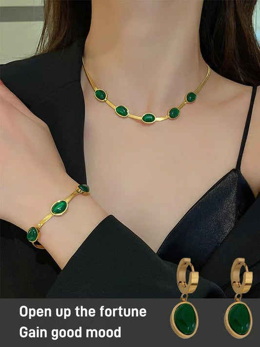 Emerald Set (necklace, earrings ,bracelet) with Box