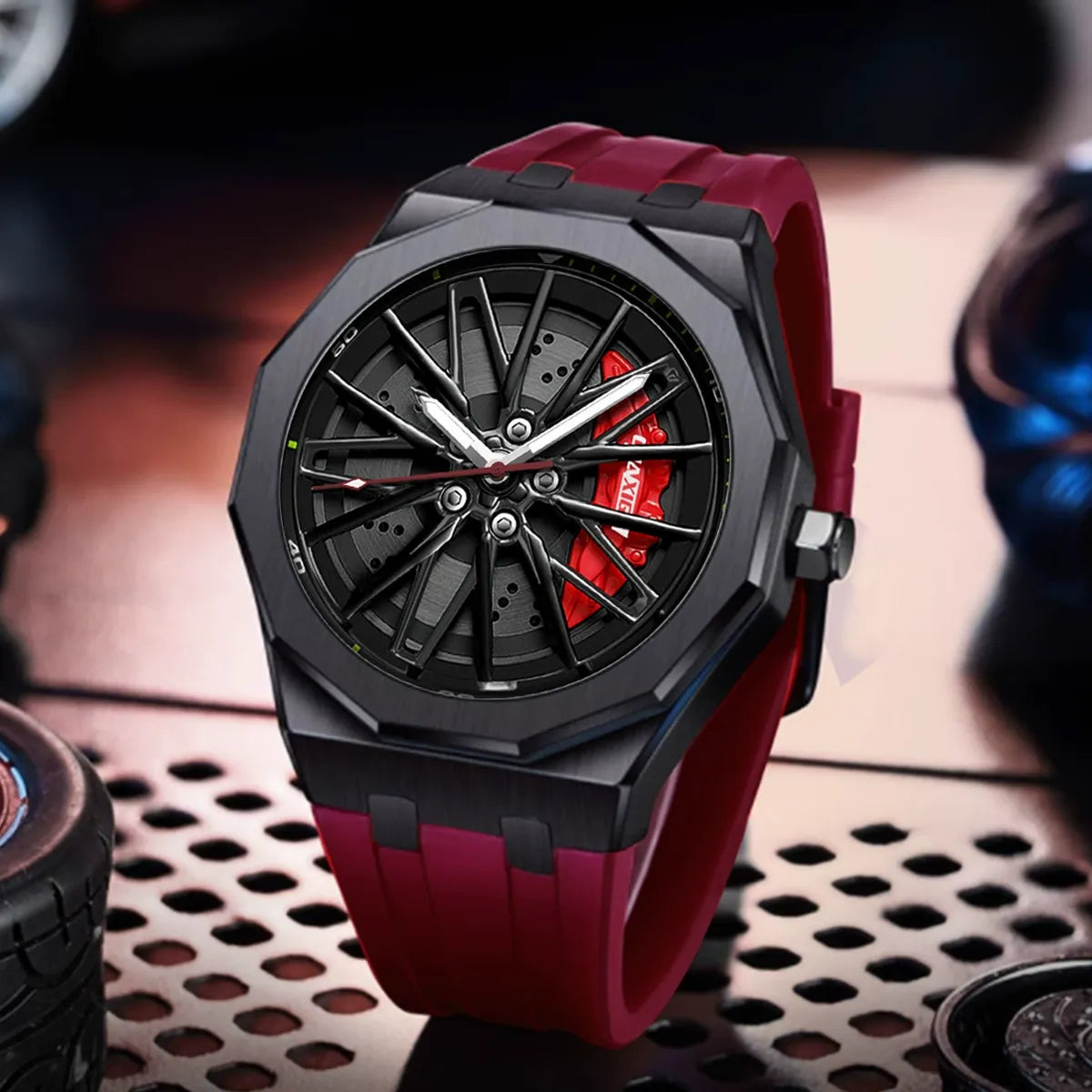 Hub-Rotating Quart'z Man watch