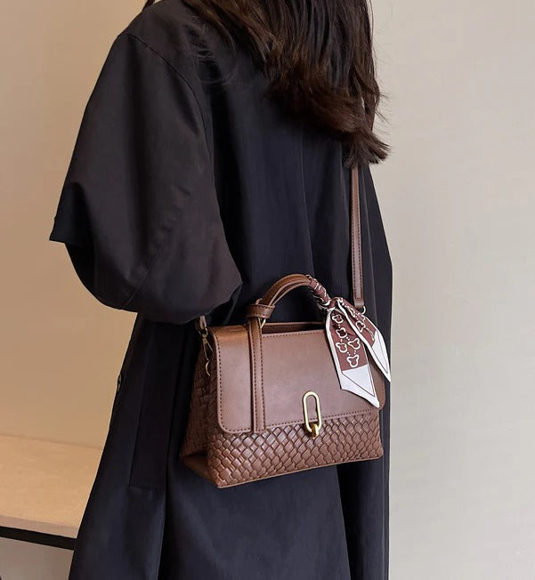 French Niche Small Square Commuting Shoulder Bag